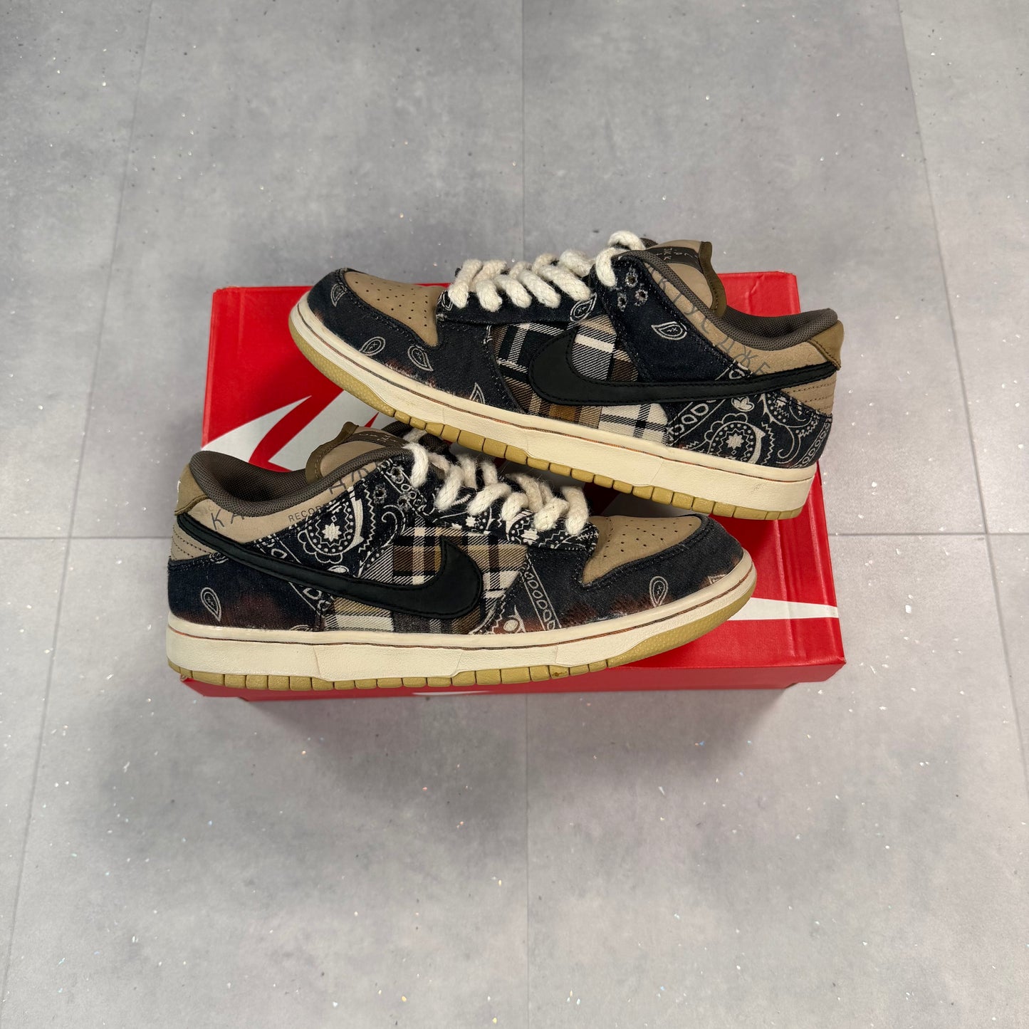 Travis Scott SB Dunk ( UK7 )