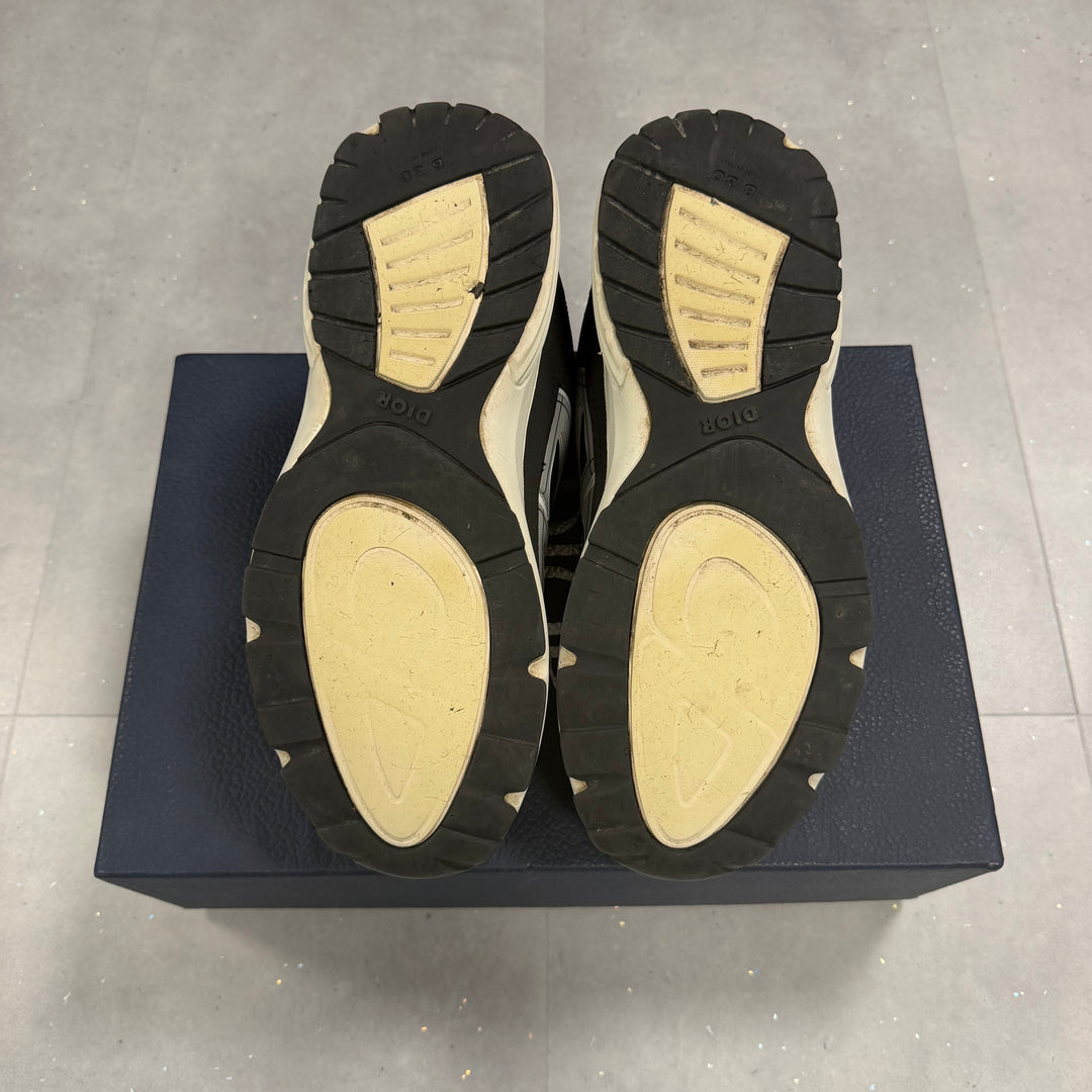 Dior B30 Black & White ( UK9 )