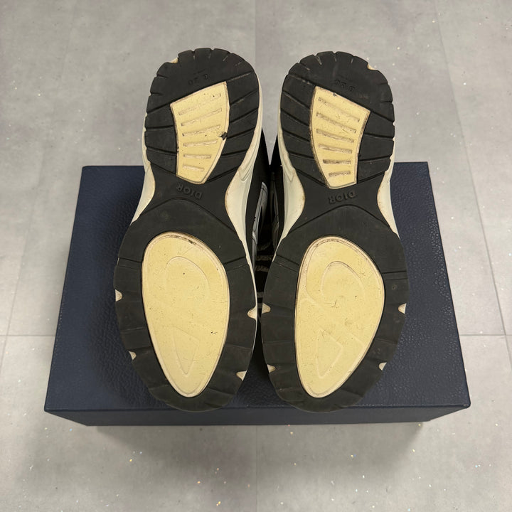 Dior B30 Black & White ( UK9 )