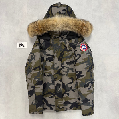 Canada Goose Wyndham Parka Classic Camo Men's size XS – pre-owned – photo 1 of 8