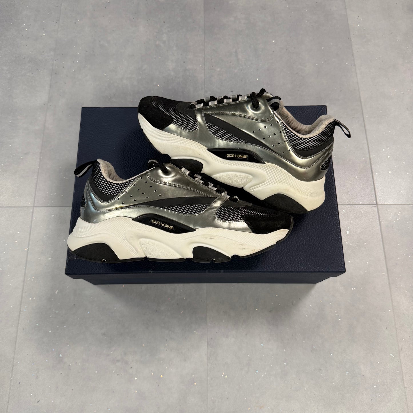Dior B22 Silver ( UK6 )