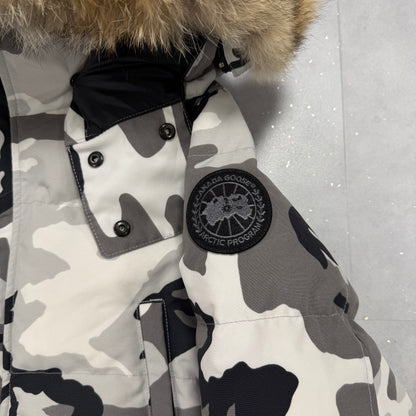 Canada Goose Wyndham Parka Snow Camo Men's size S – pre-owned – photo 4 of 11