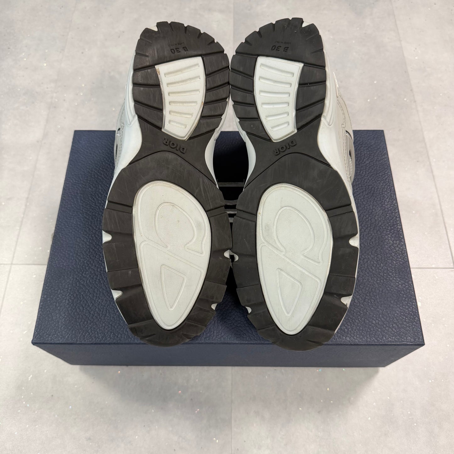 Dior B30 Triple Grey ( UK9 )