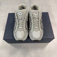 Dior B30 Triple Grey ( UK9 )