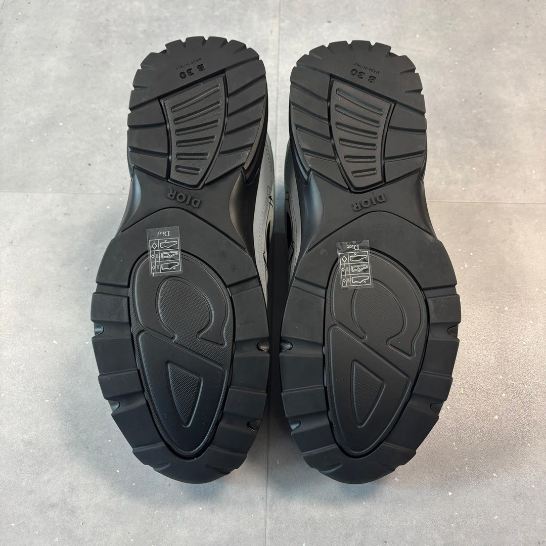 Dior B30 Blue ( UK7.5 )