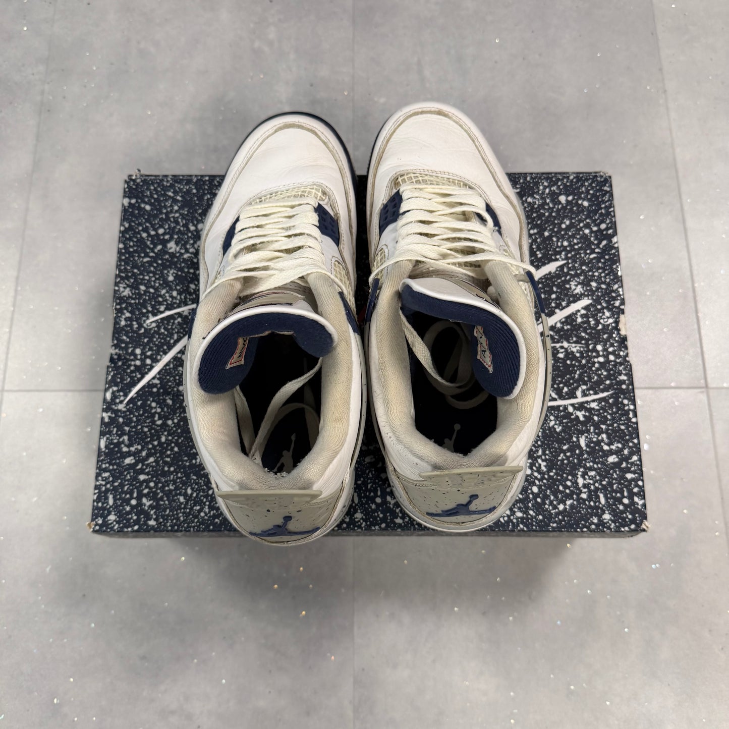 Jordan 4 Midnight Navy ( UK8.5 )