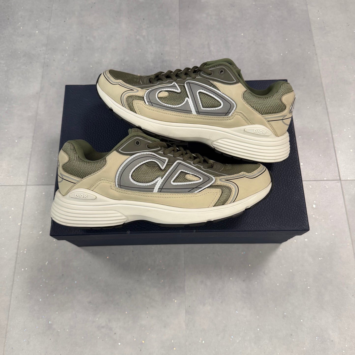 Dior B30 Green ( UK8 )