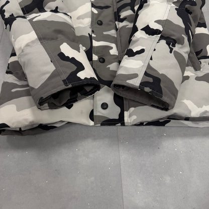 Canada Goose Wyndham Parka Snow Camo Men's size S – pre-owned – photo 5 of 11