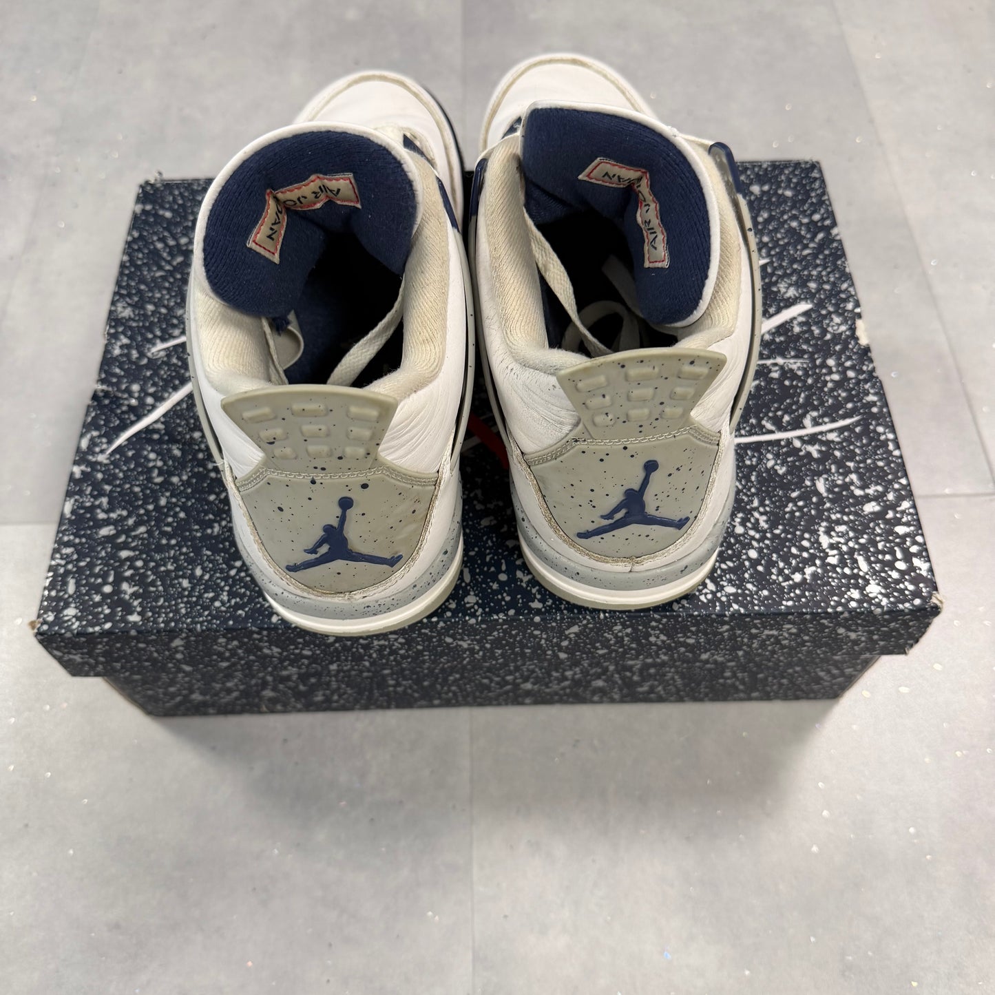 Jordan 4 Midnight Navy ( UK8.5 )