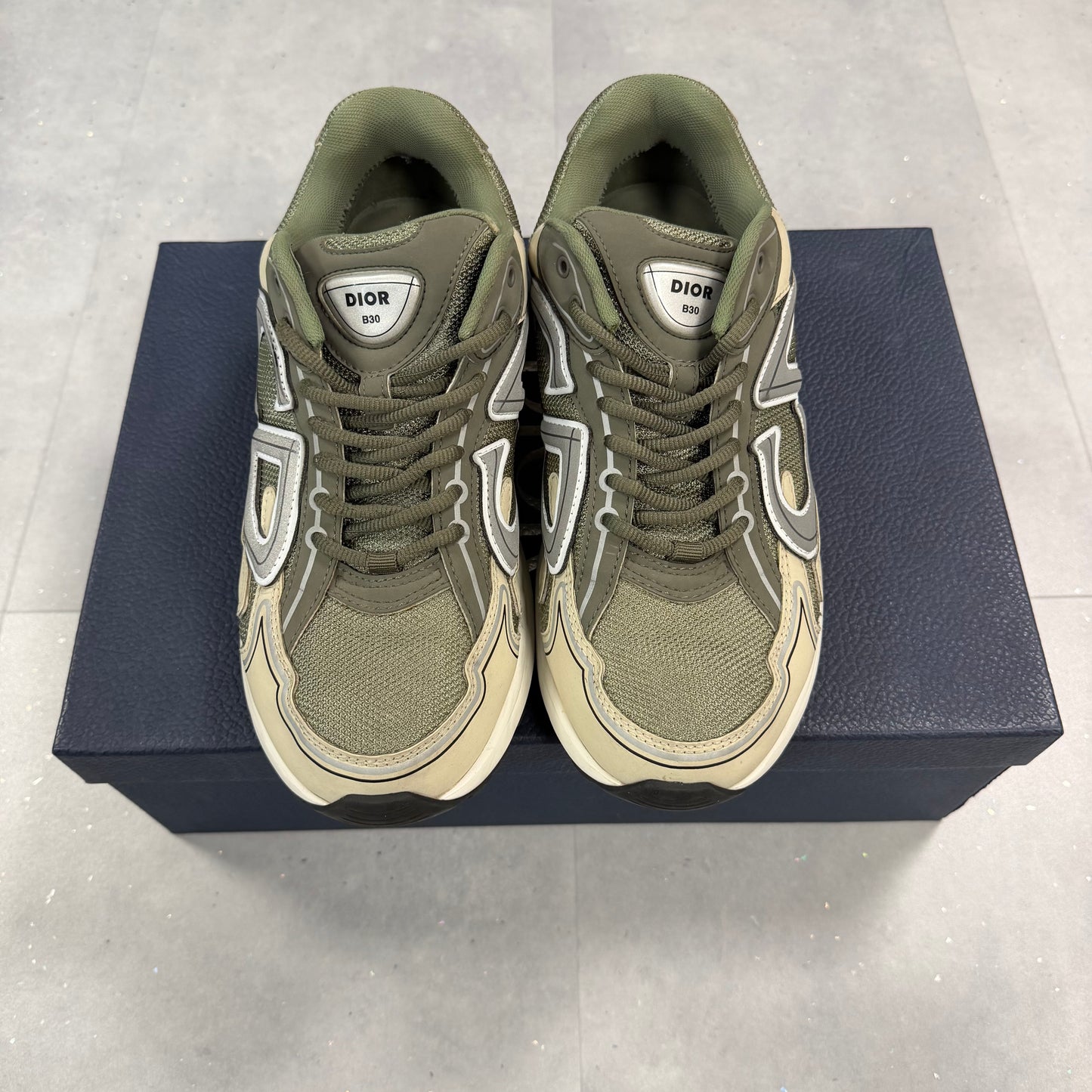 Dior B30 Green ( UK8 )