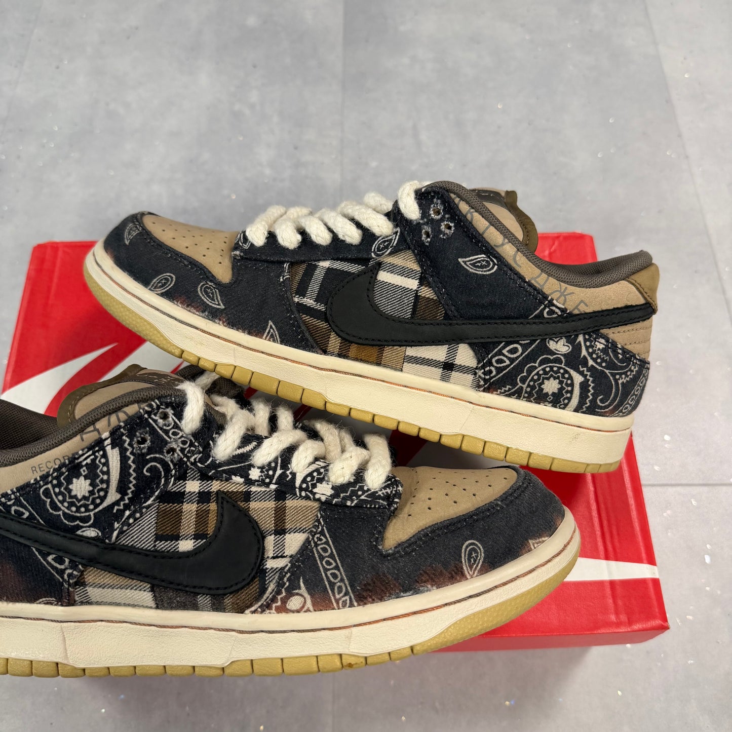 Travis Scott SB Dunk ( UK7 )