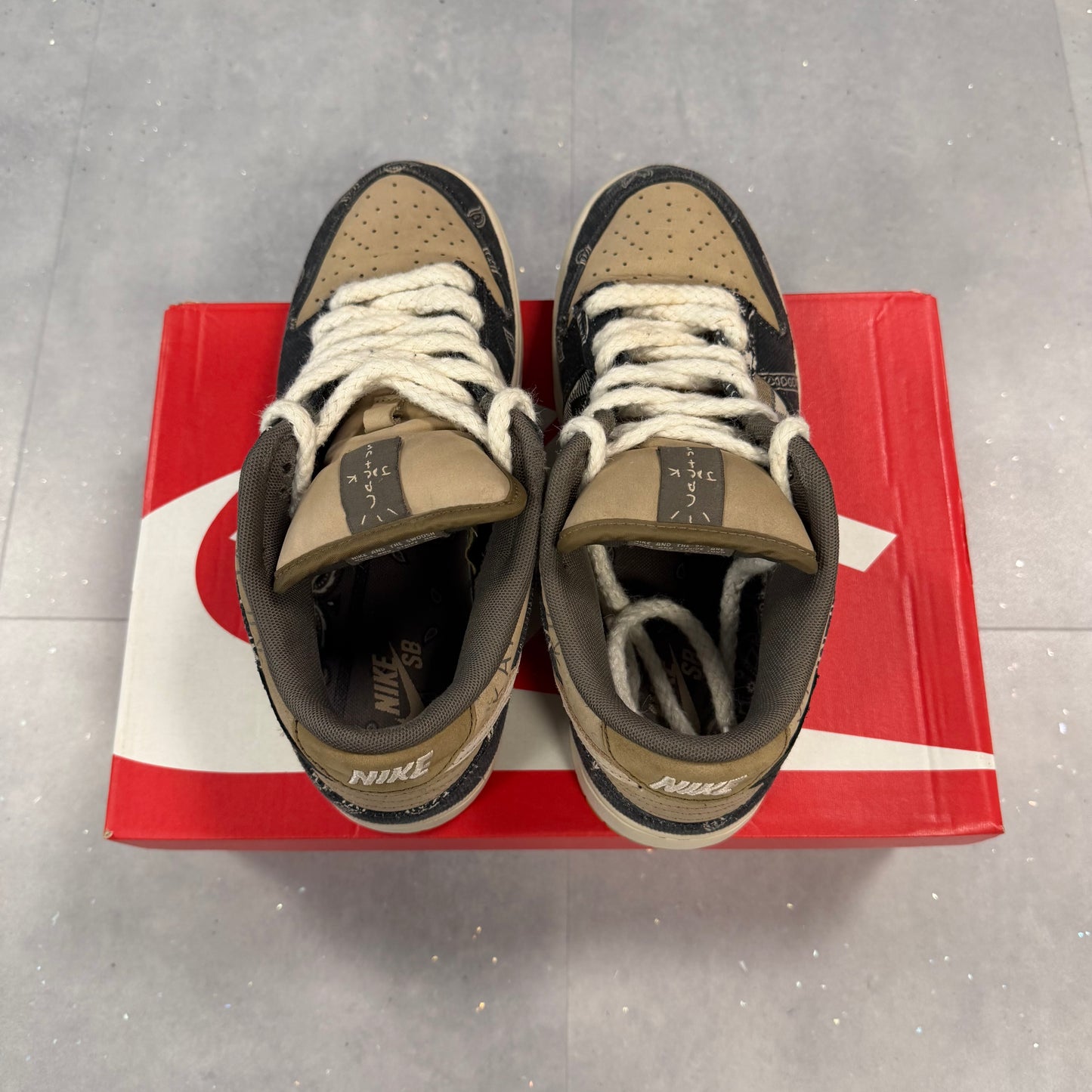 Travis Scott SB Dunk ( UK7 )