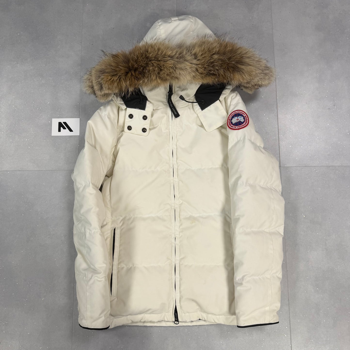Chelsea Parka White ( M )
