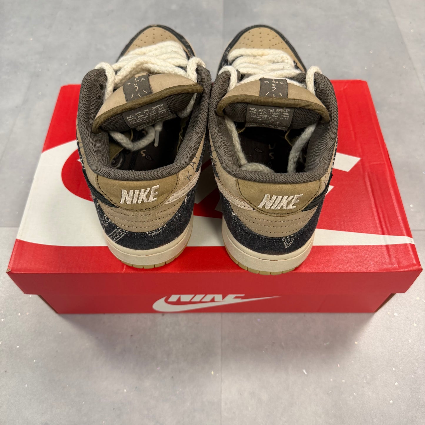 Travis Scott SB Dunk ( UK7 )