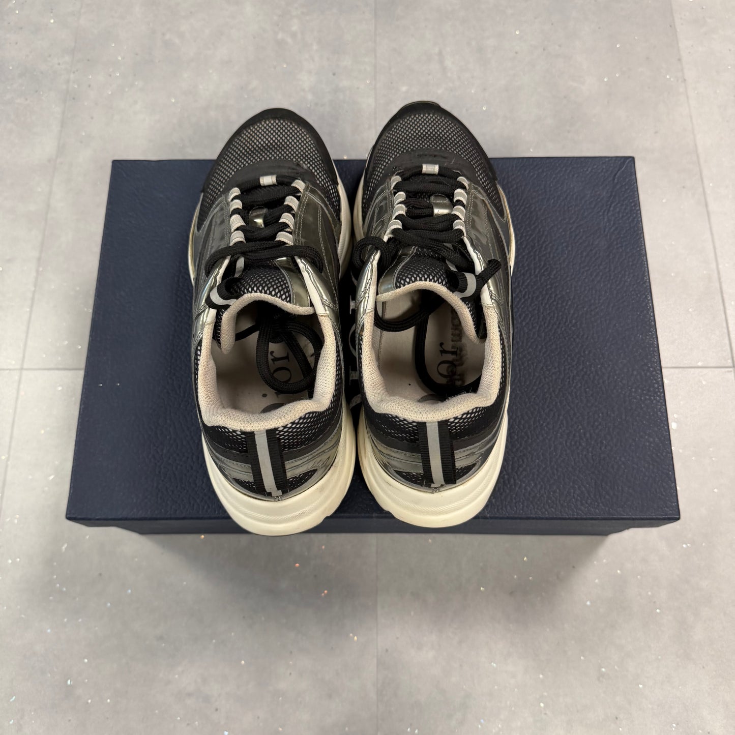 Dior B22 Silver ( UK6 )