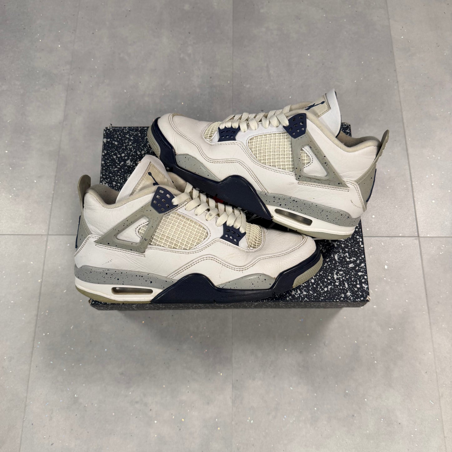 Jordan 4 Midnight Navy ( UK8.5 )
