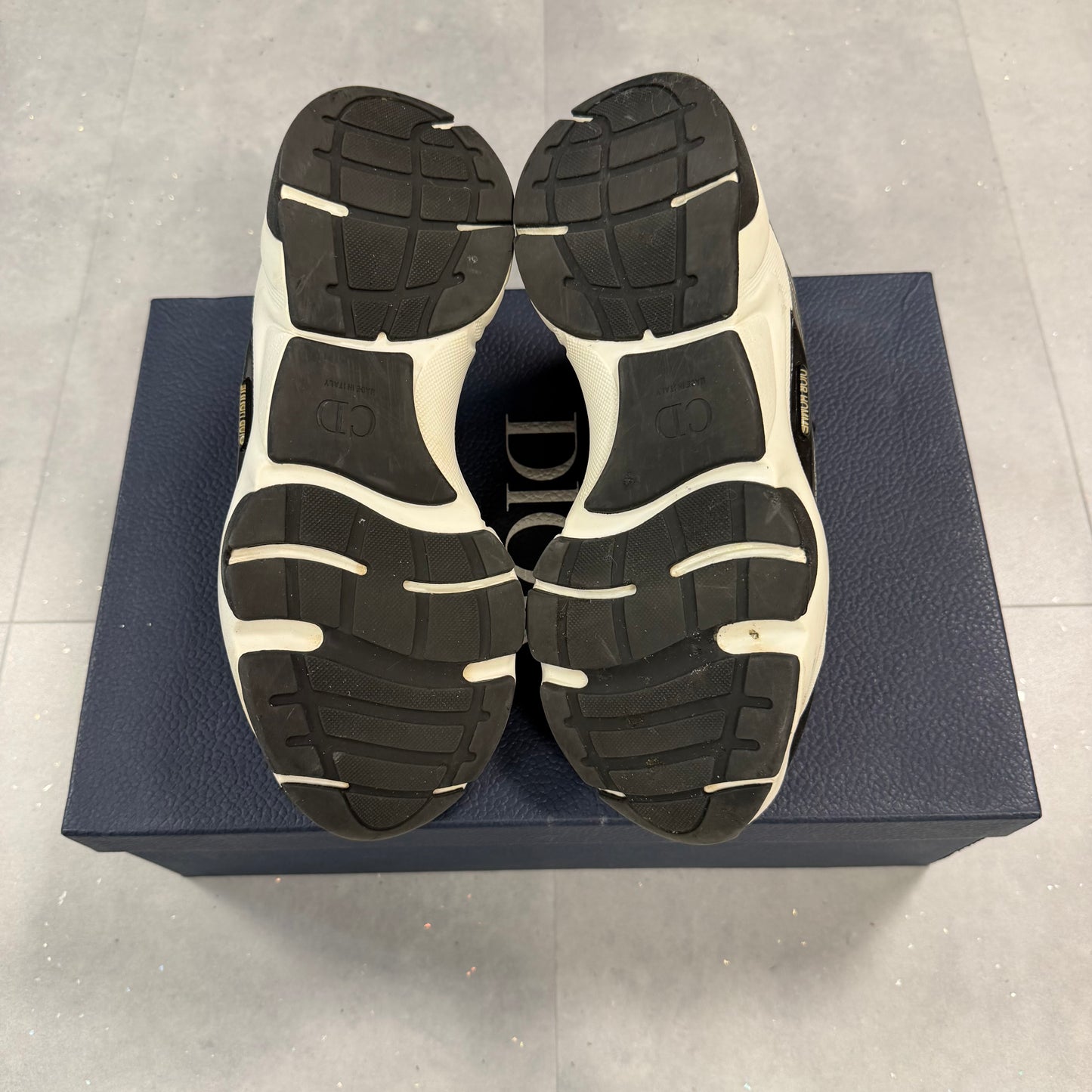 Dior B22 Silver ( UK6 )