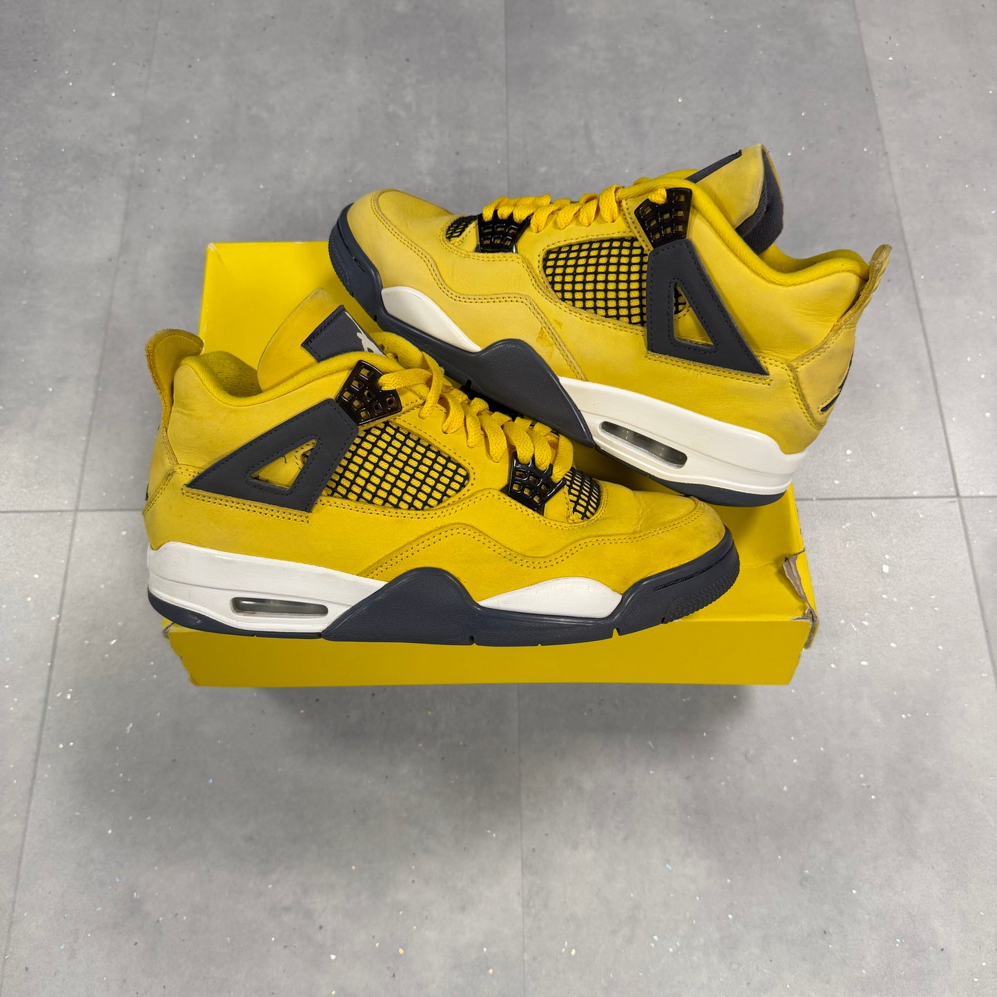 Jordan 4 Lightning ( UK8 )