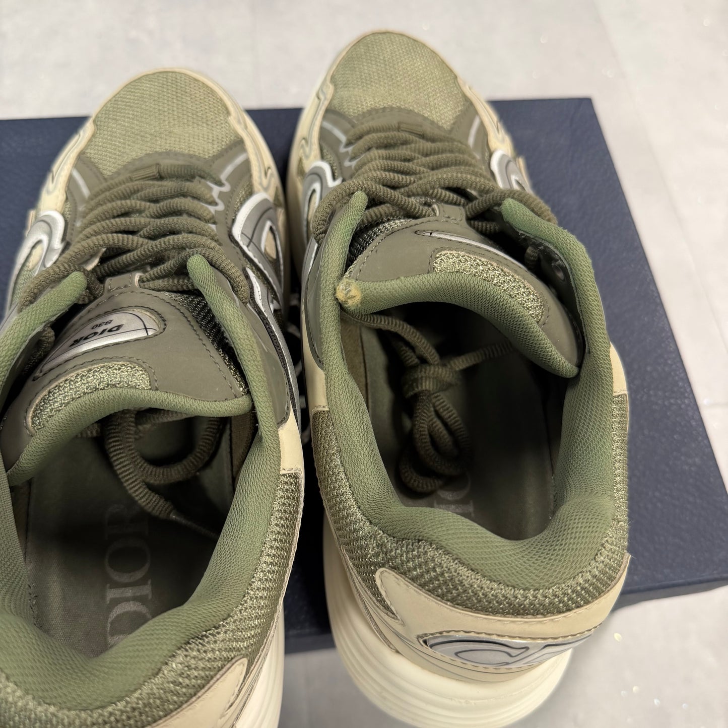 Dior B30 Green ( UK8 )