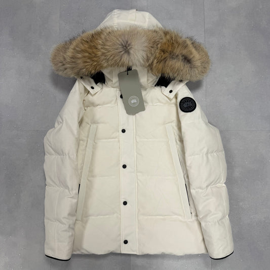 Wyndham Parka White Black Badge - NEW