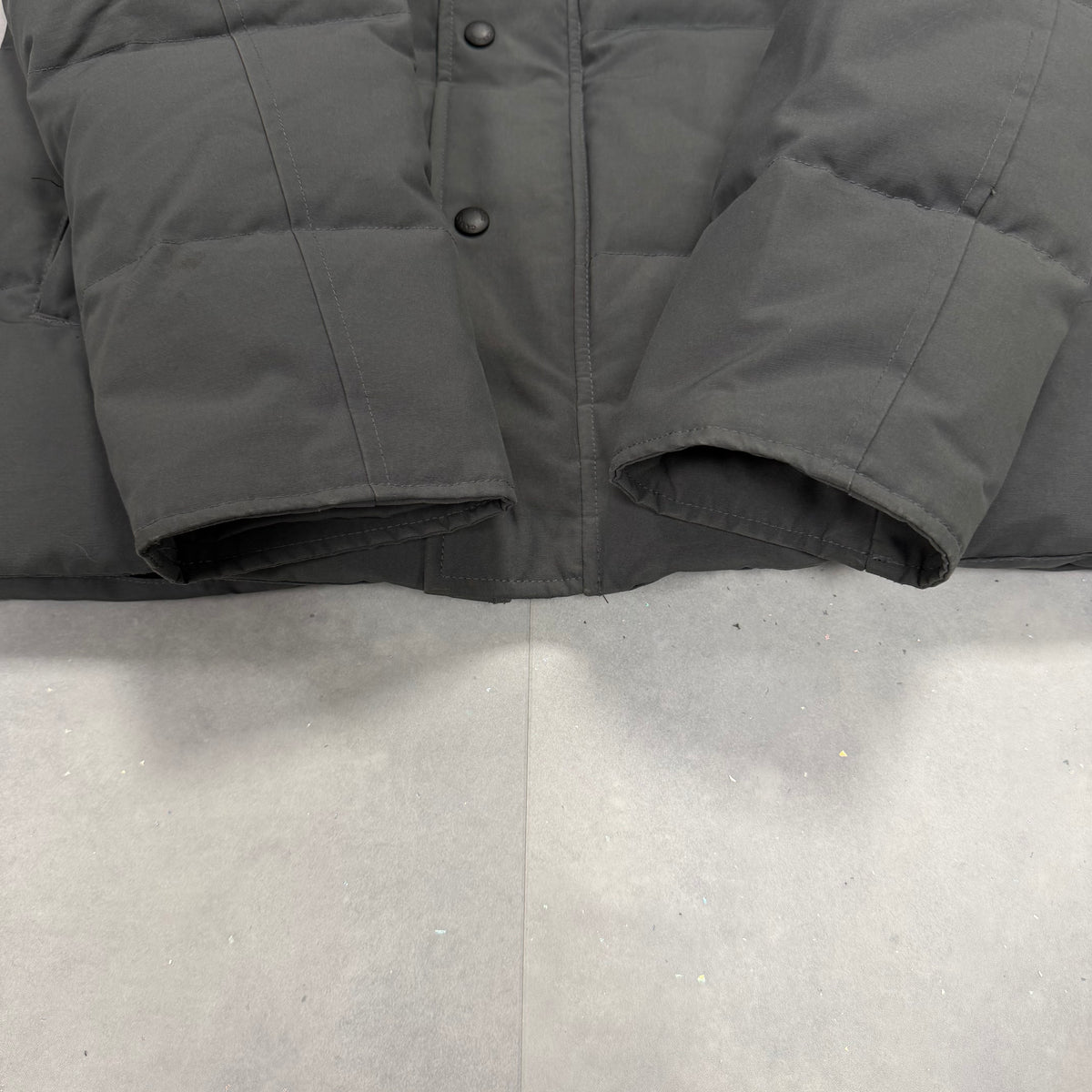 Canada Goose Wyndham Parka Graphite – Men's M – Pre-Owned 9.5/10