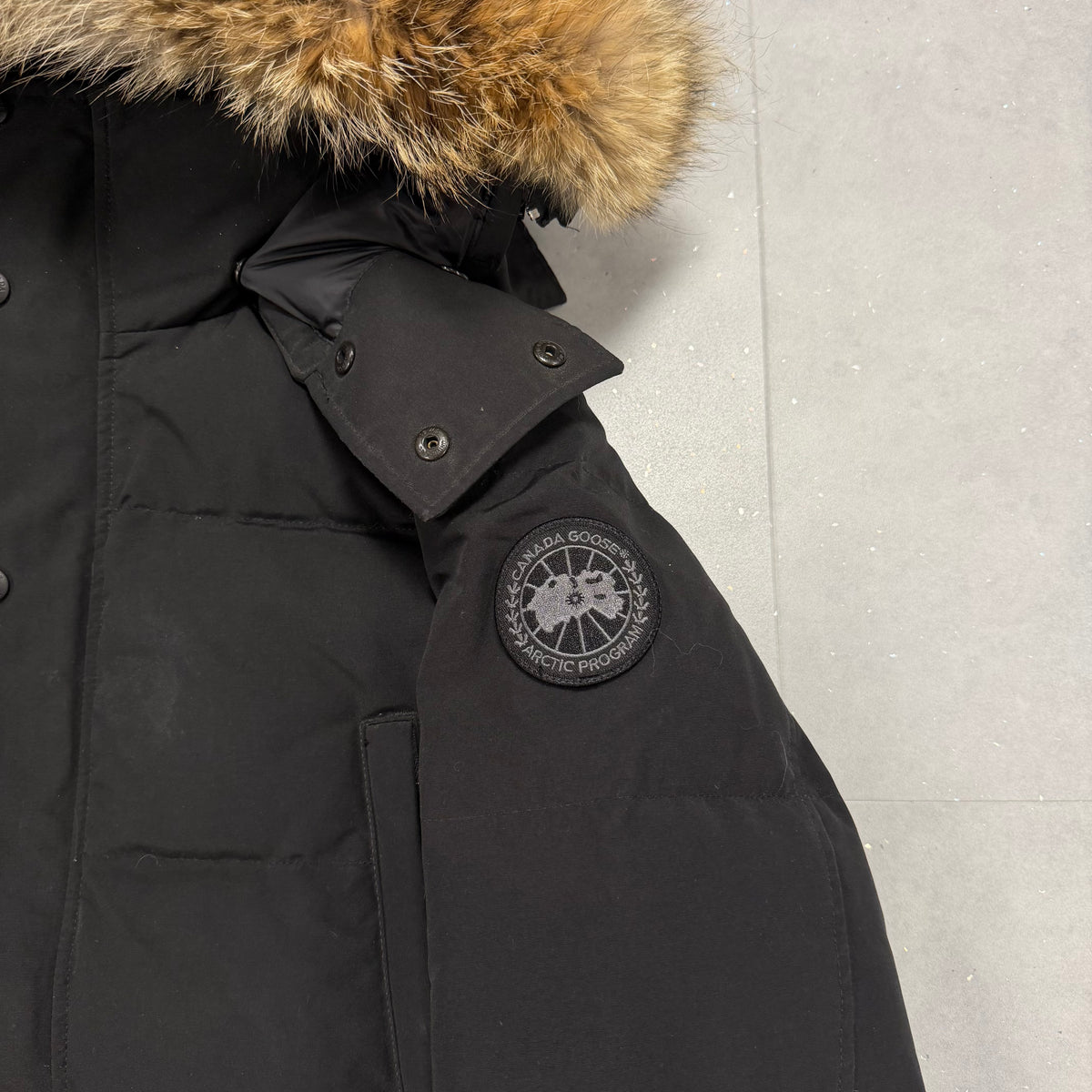 Canada Goose Wyndham Parka Black Badge – Men's S – Pre-Owned 9/10