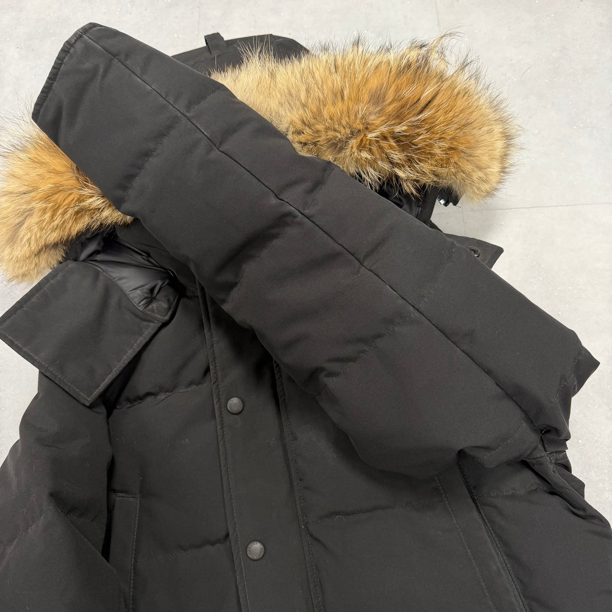 Canada Goose Wyndham Parka Black Badge – Men's S – Pre-Owned 9/10
