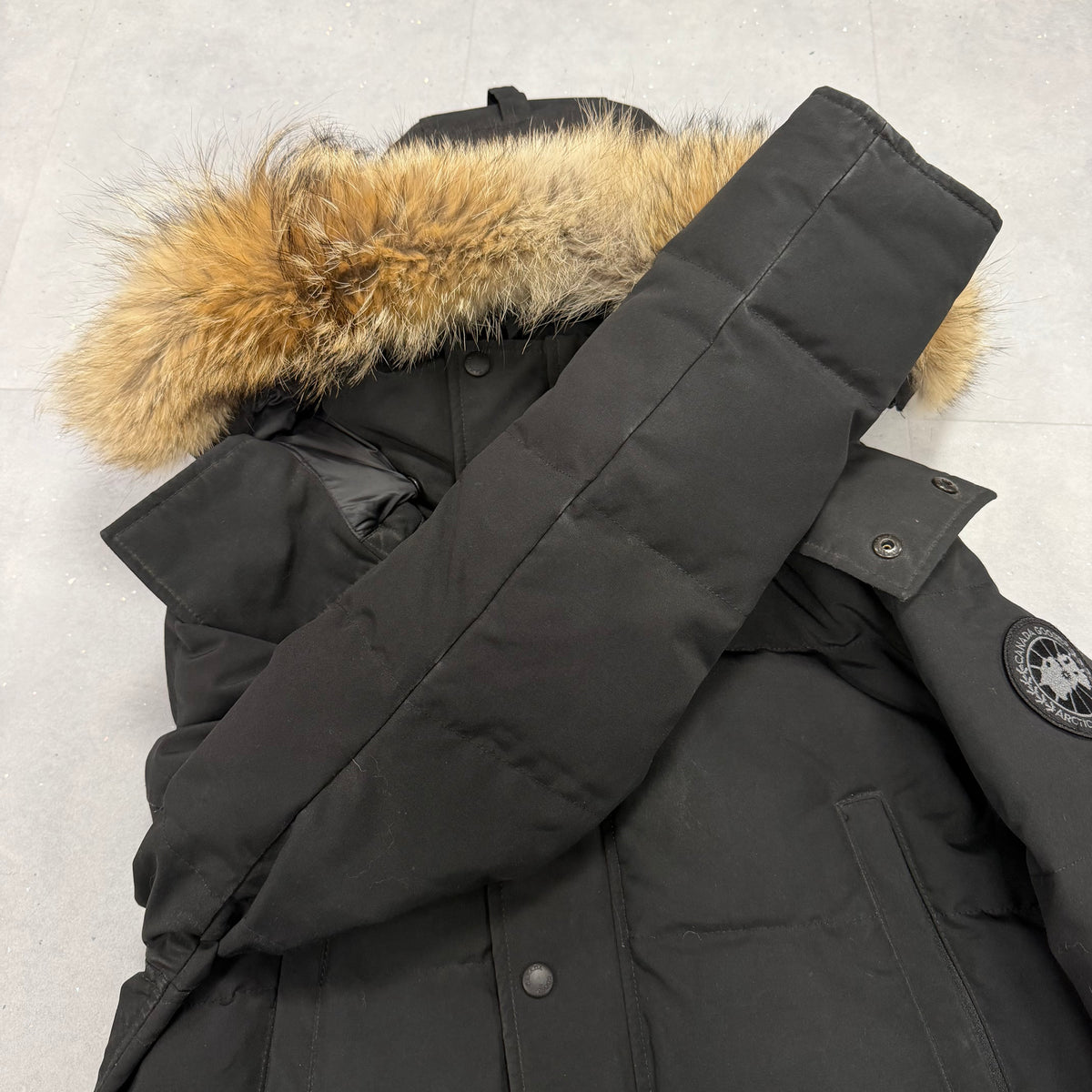 Canada Goose Wyndham Parka Black Badge – Men's S – Pre-Owned 9/10