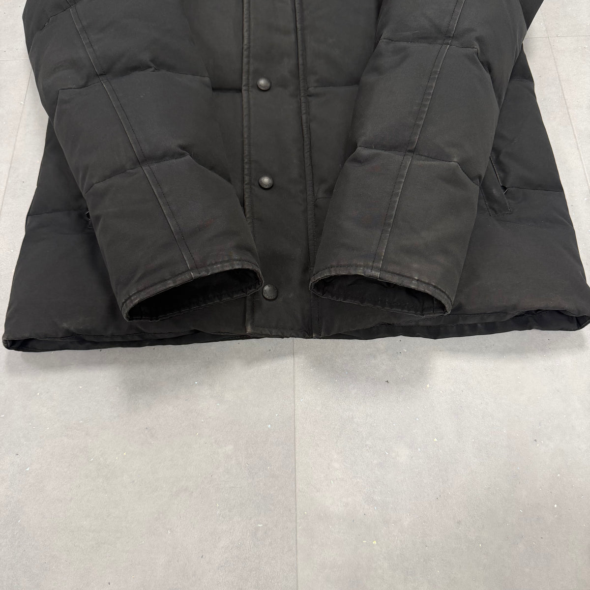 Canada Goose Wyndham Parka Black – Men's S – Pre-Owned 8.5-9/10