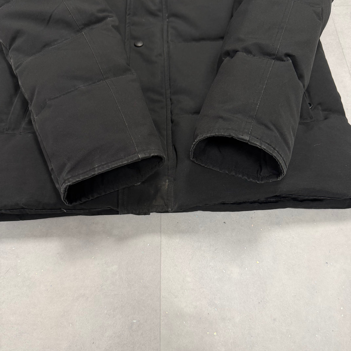 Canada Goose Wyndham Parka Black – Men's M – Pre-Owned 8.5-9/10