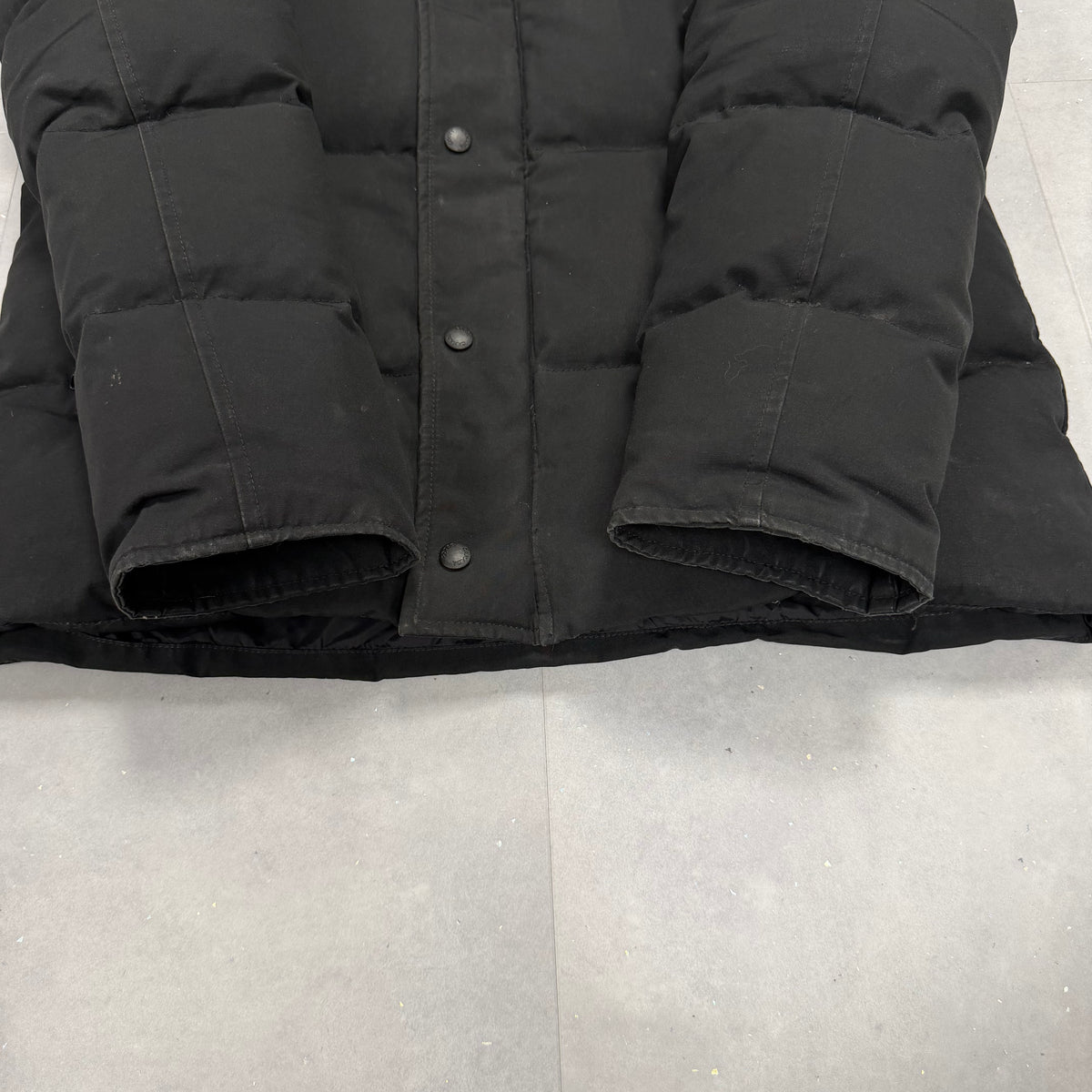 Canada Goose Wyndham Parka Black – Men's M – Pre-Owned 8.5-9/10