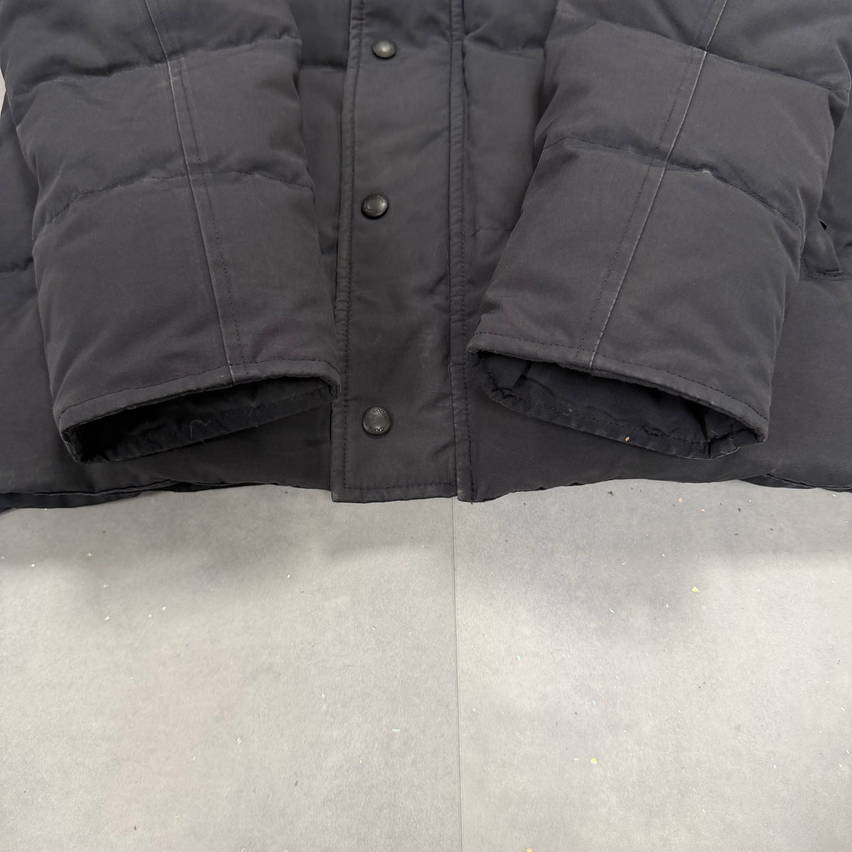 Canada Goose Wyndham Parka Navy – Men's M – Pre-Owned 8.5-9/10