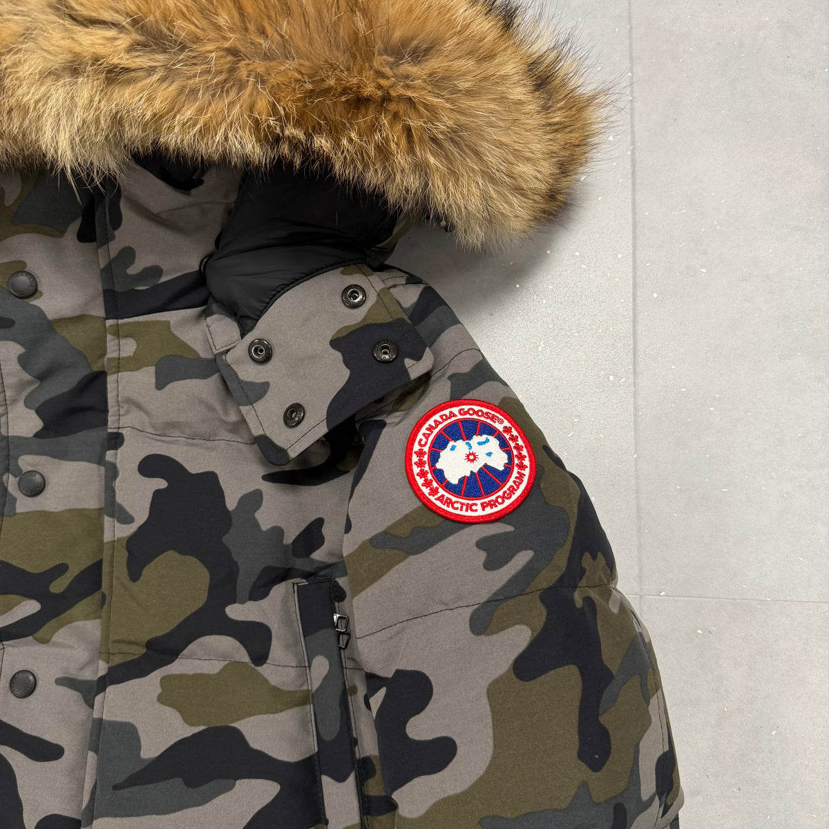 Canada Goose Wyndham Parka Classic Camo – Men's S – Pre-Owned 9.9/10