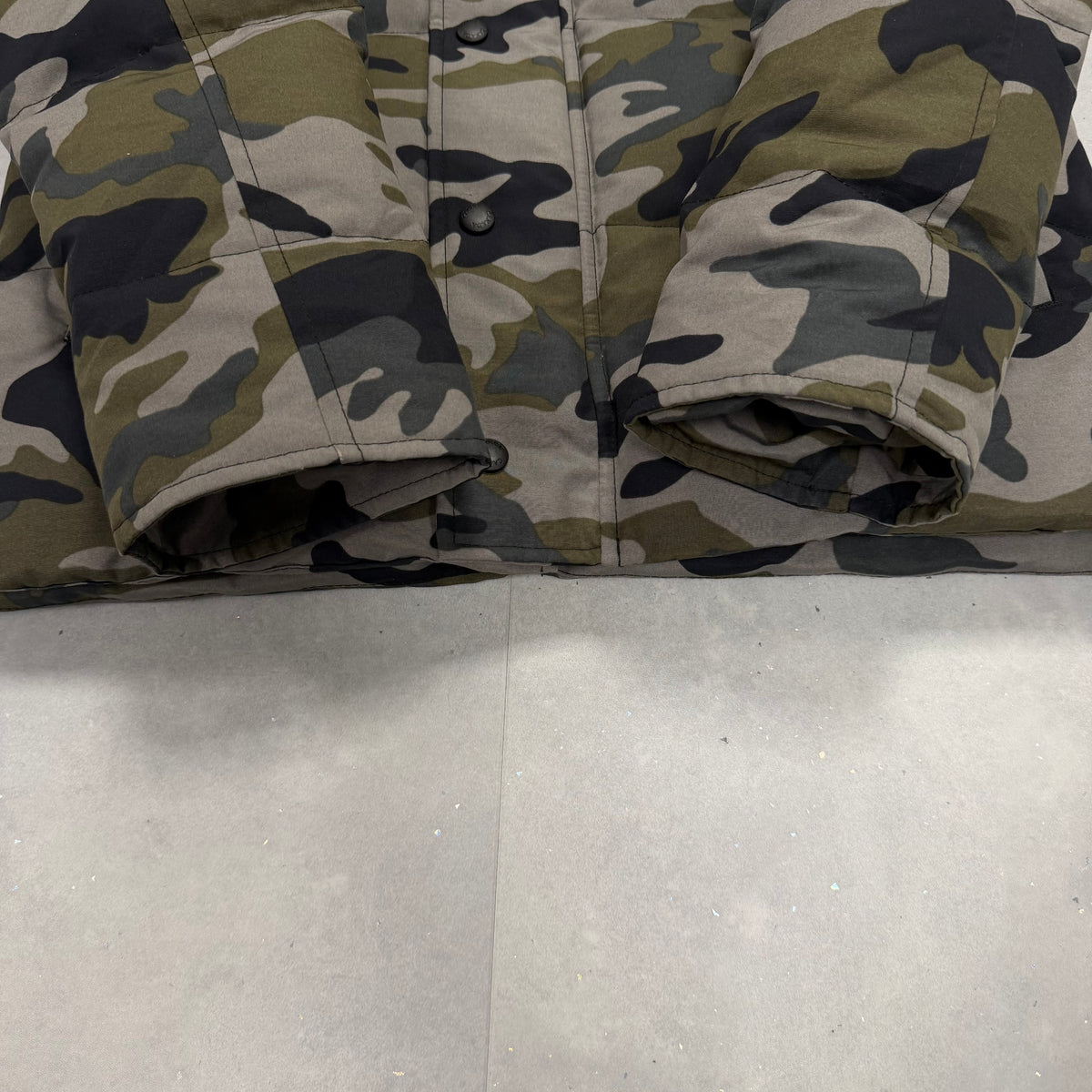 Canada Goose Wyndham Parka Classic Camo – Men's S – Pre-Owned 9.9/10