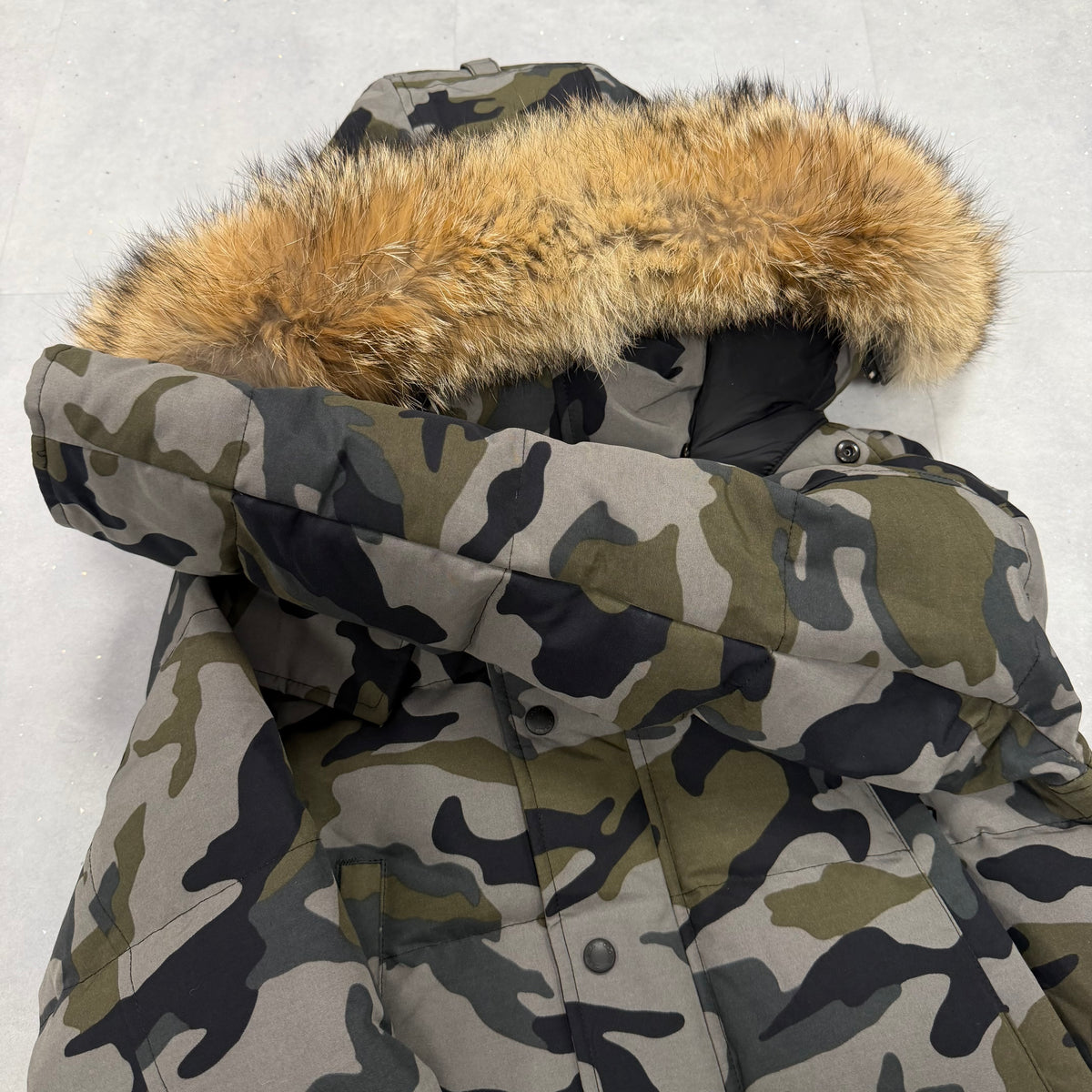 Canada Goose Wyndham Parka Classic Camo – Men's S – Pre-Owned 9.9/10
