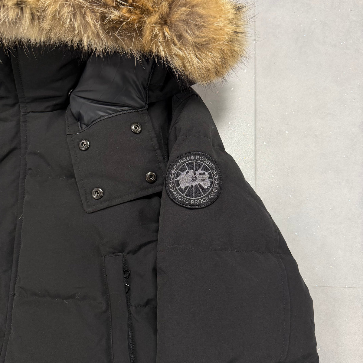 Canada Goose Wyndham Parka Black Badge – Men's S – Pre-Owned 9.5/10