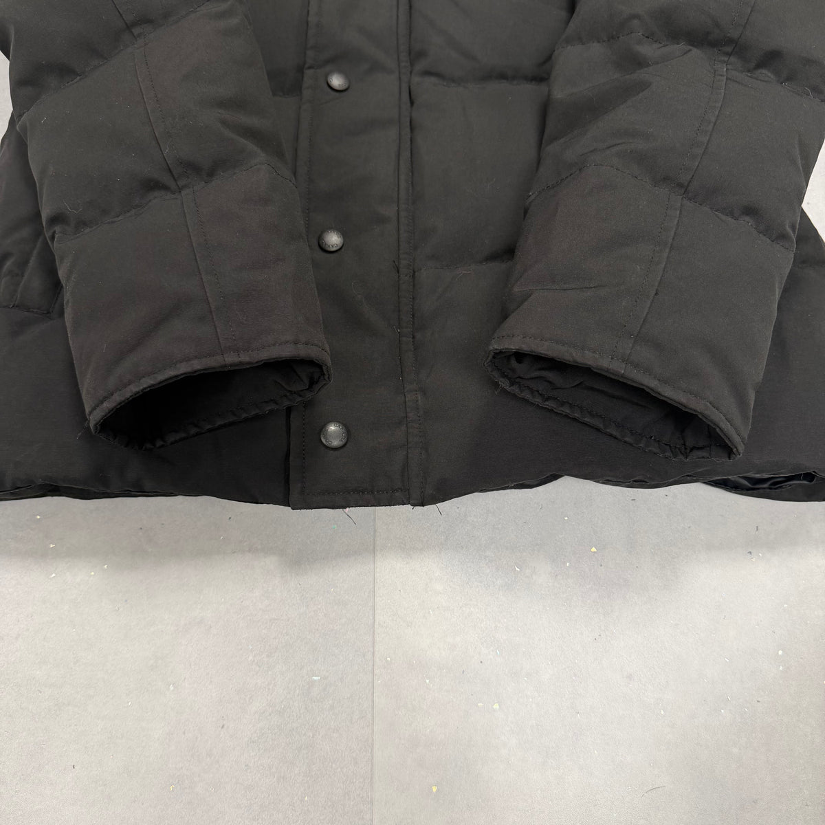 Canada Goose Wyndham Parka Black Badge – Men's S – Pre-Owned 9.5/10